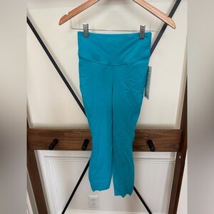 NWT size 4 Lululemon Base Pace HR Crop 23”